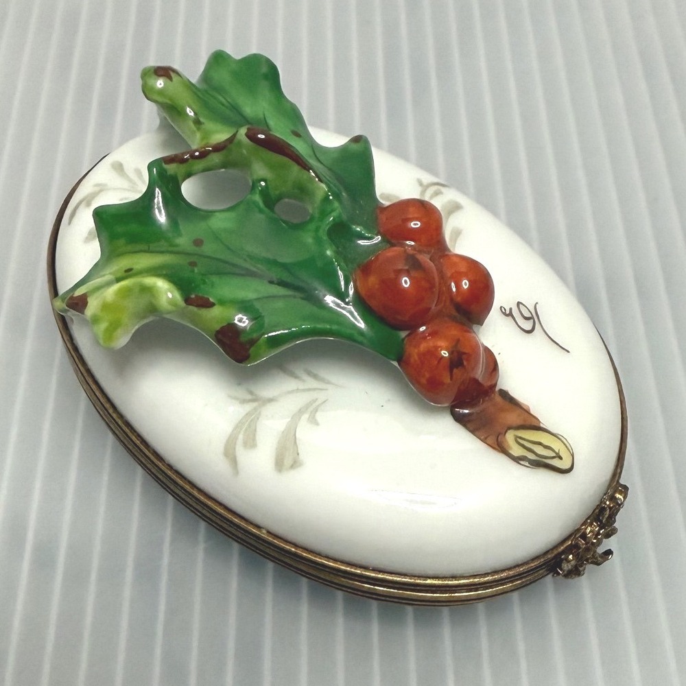 Limoges Trinket Box White New Holly Berries Hand Painted Porcelain France RARE
